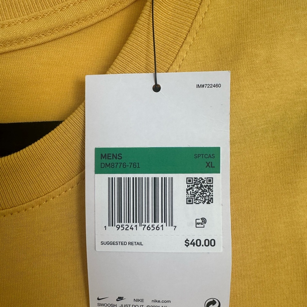 Nike tee - Picture 2 of 4
